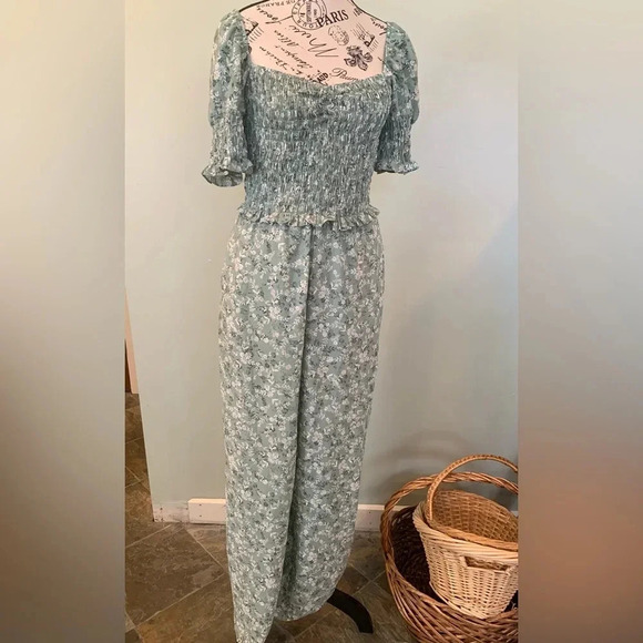 Mi Ami Short Sleeve Green Floral One Piece Women’s Small Pants Jumpsuit - Picture 1 of 8
